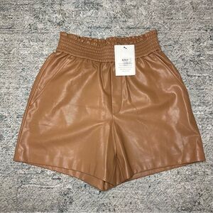 🆕A.L.C. Kaleb Short Tan Size XS